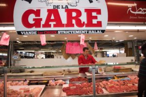 Stand Boucherie au marché de la gare